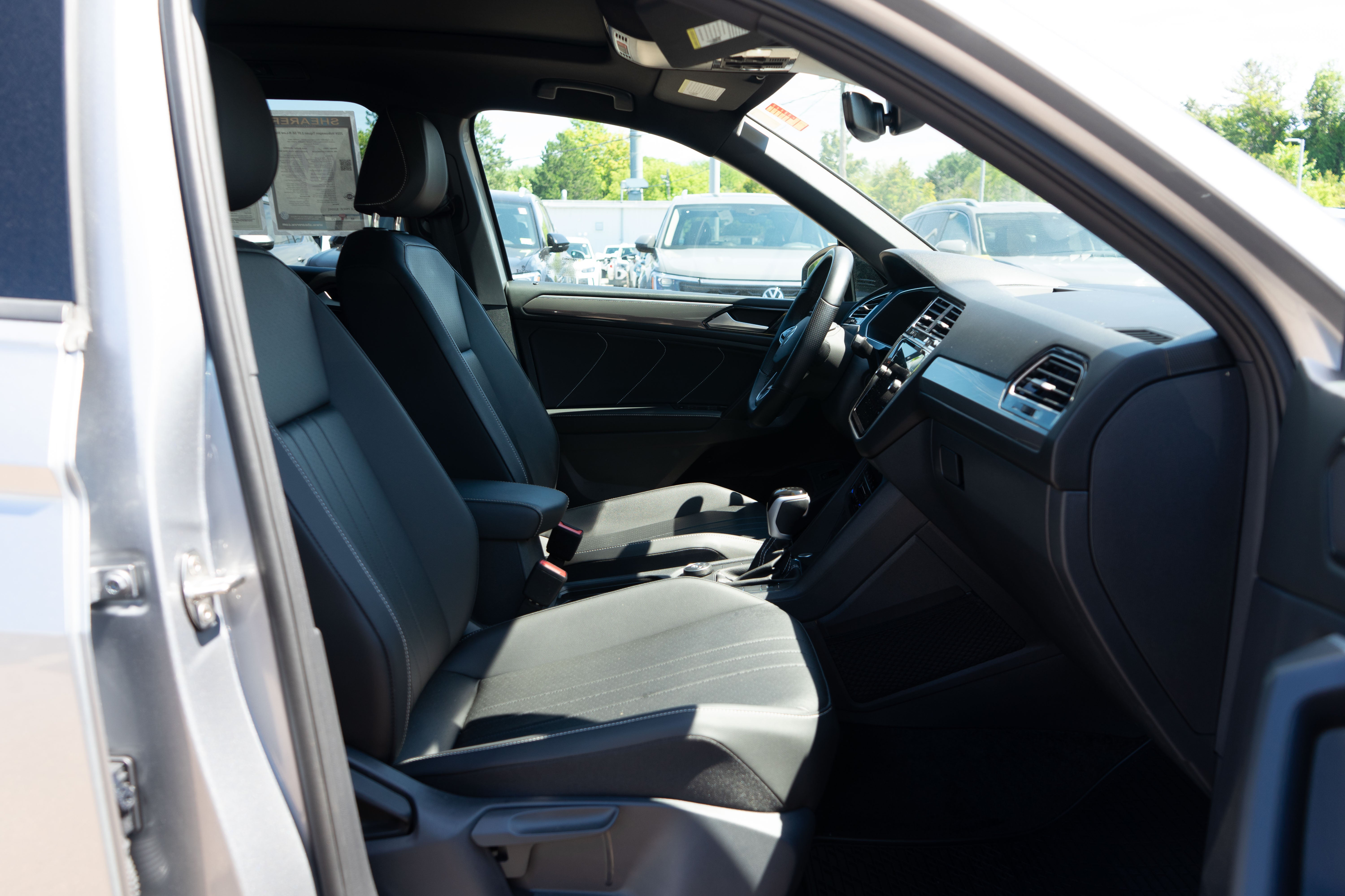 2024 Volkswagen Tiguan 2.0T SE R-Line Black
