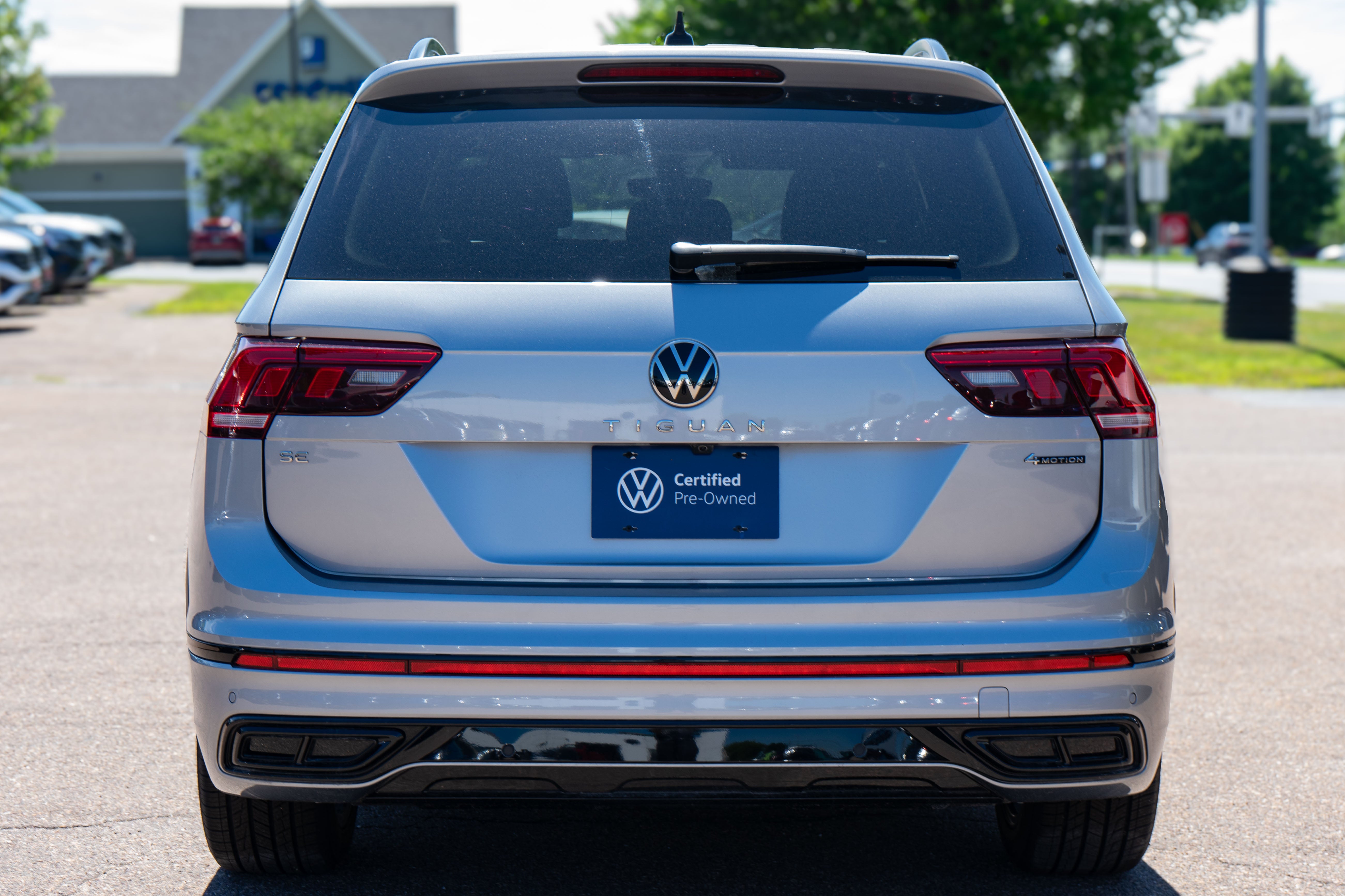 2024 Volkswagen Tiguan 2.0T SE R-Line Black