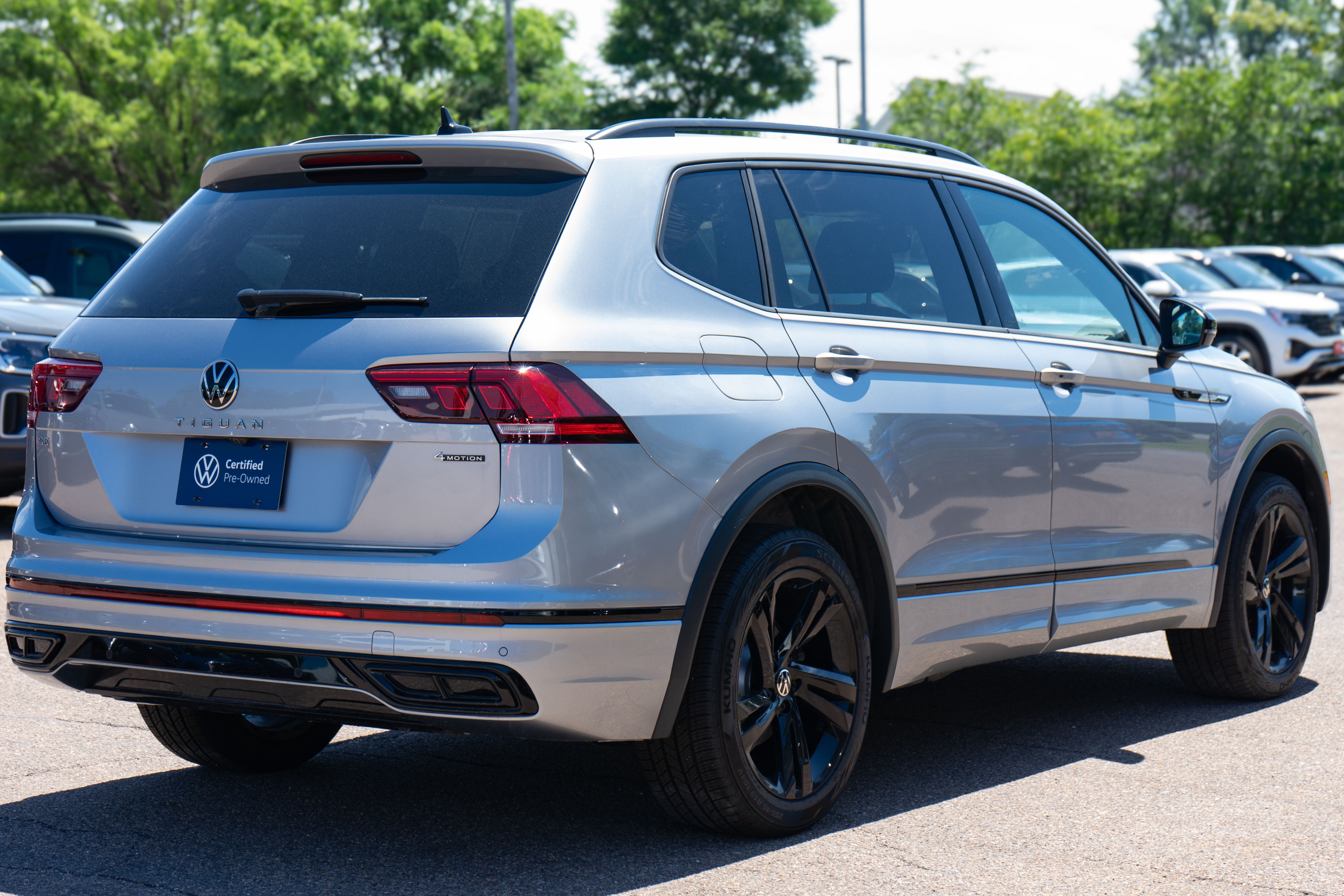 2024 Volkswagen Tiguan 2.0T SE R-Line Black