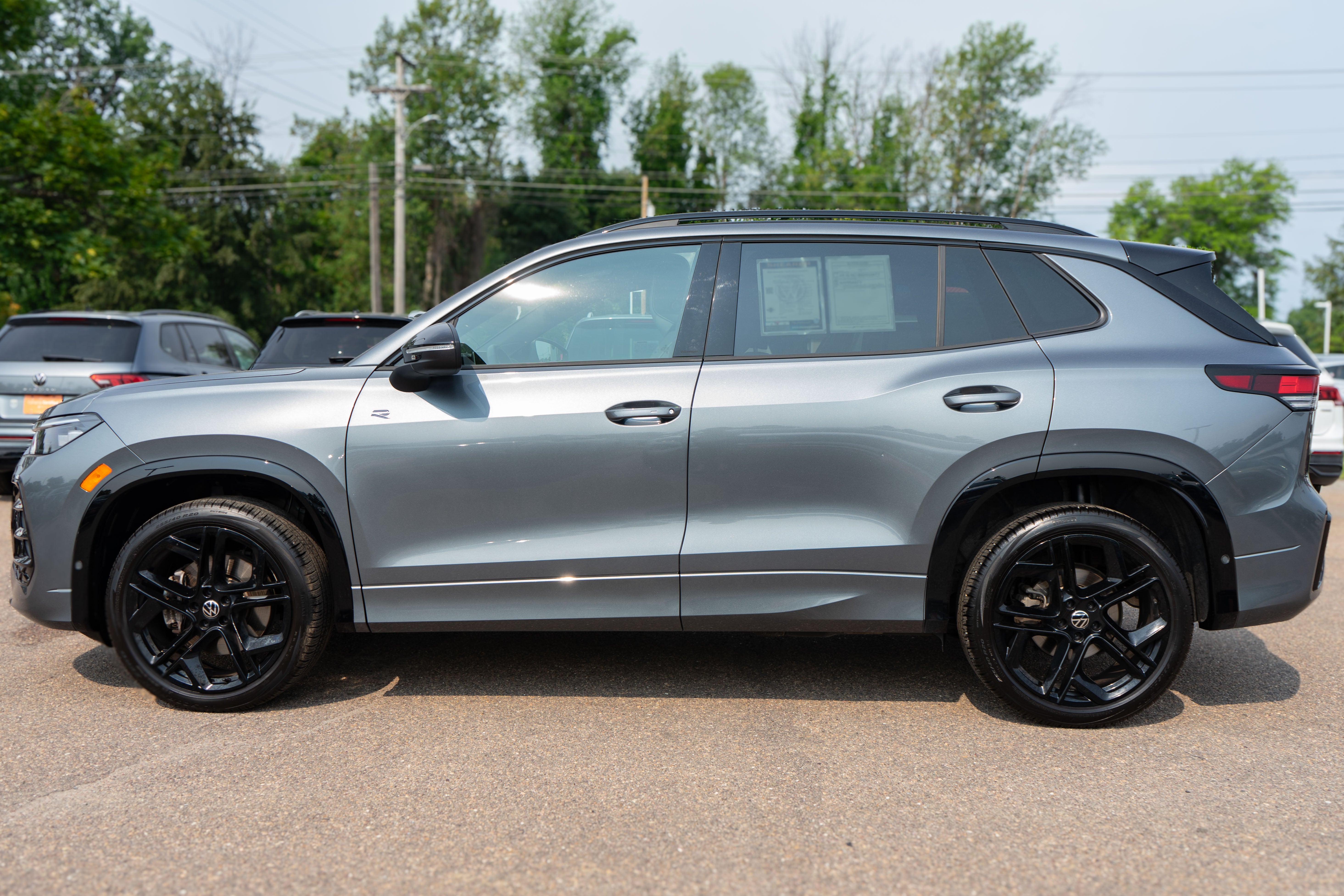 2026 Volkswagen Tiguan SE R-Line Black