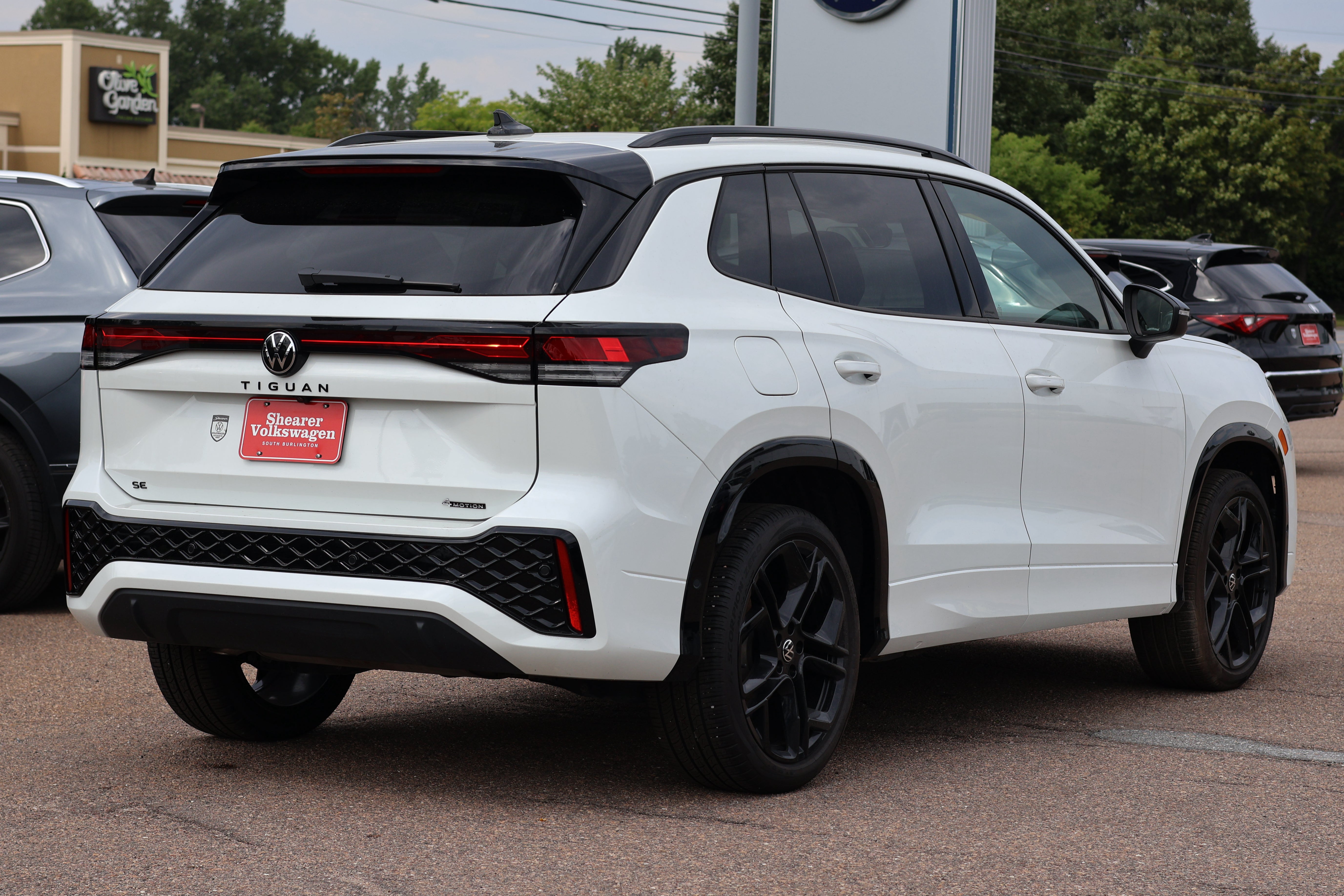 2026 Volkswagen Tiguan SE R-Line Black