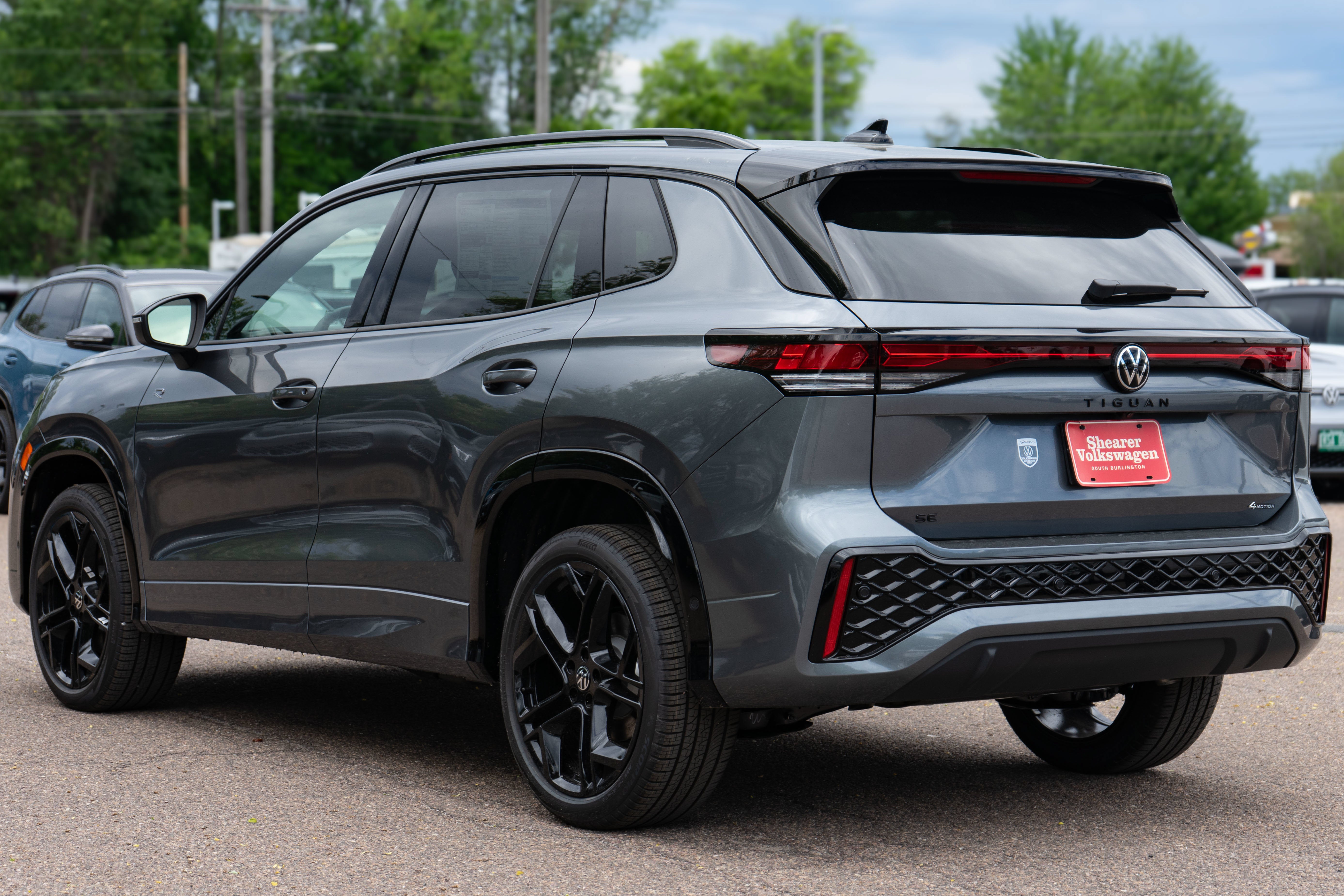 2026 Volkswagen Tiguan SE R-Line Black