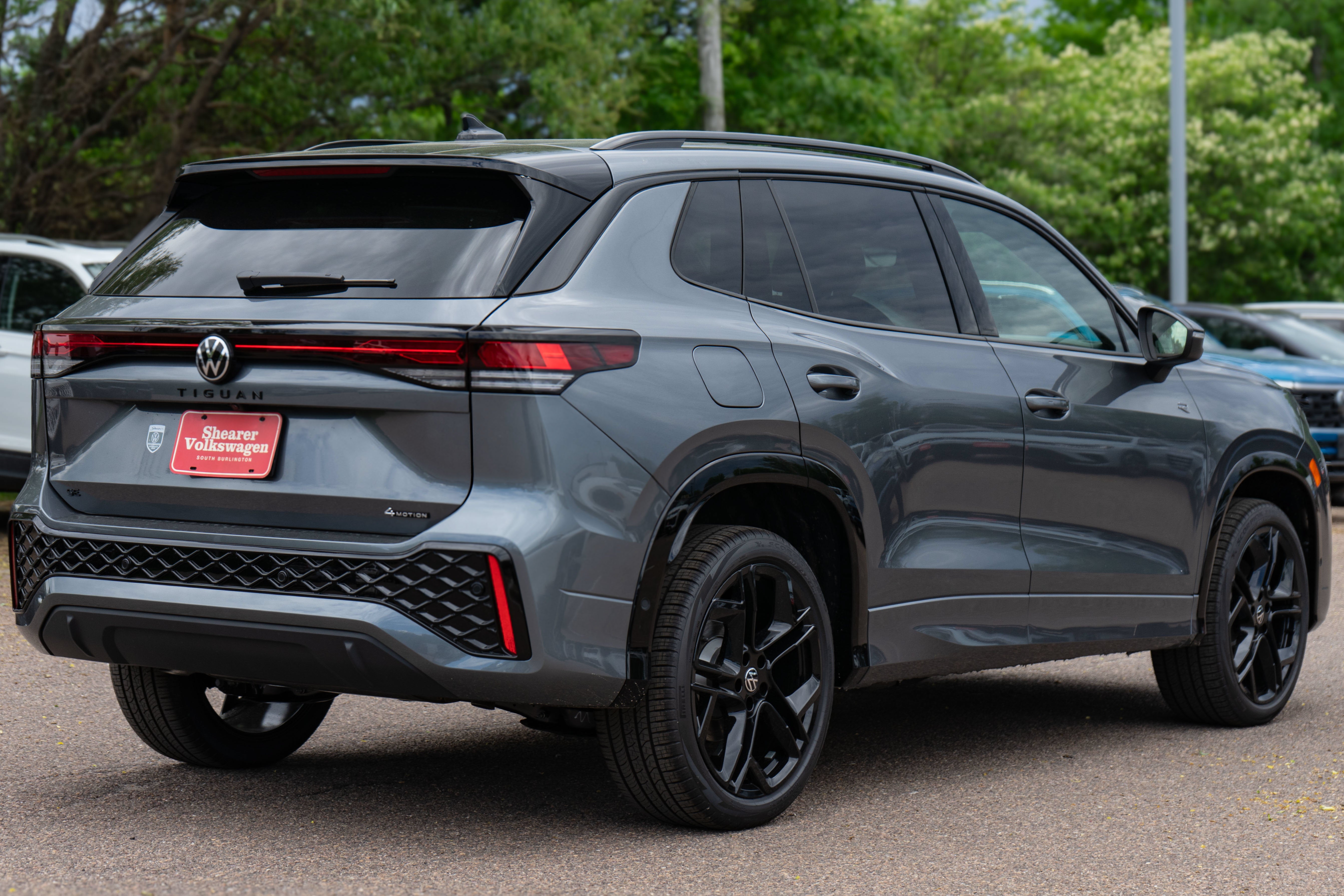 2026 Volkswagen Tiguan SE R-Line Black