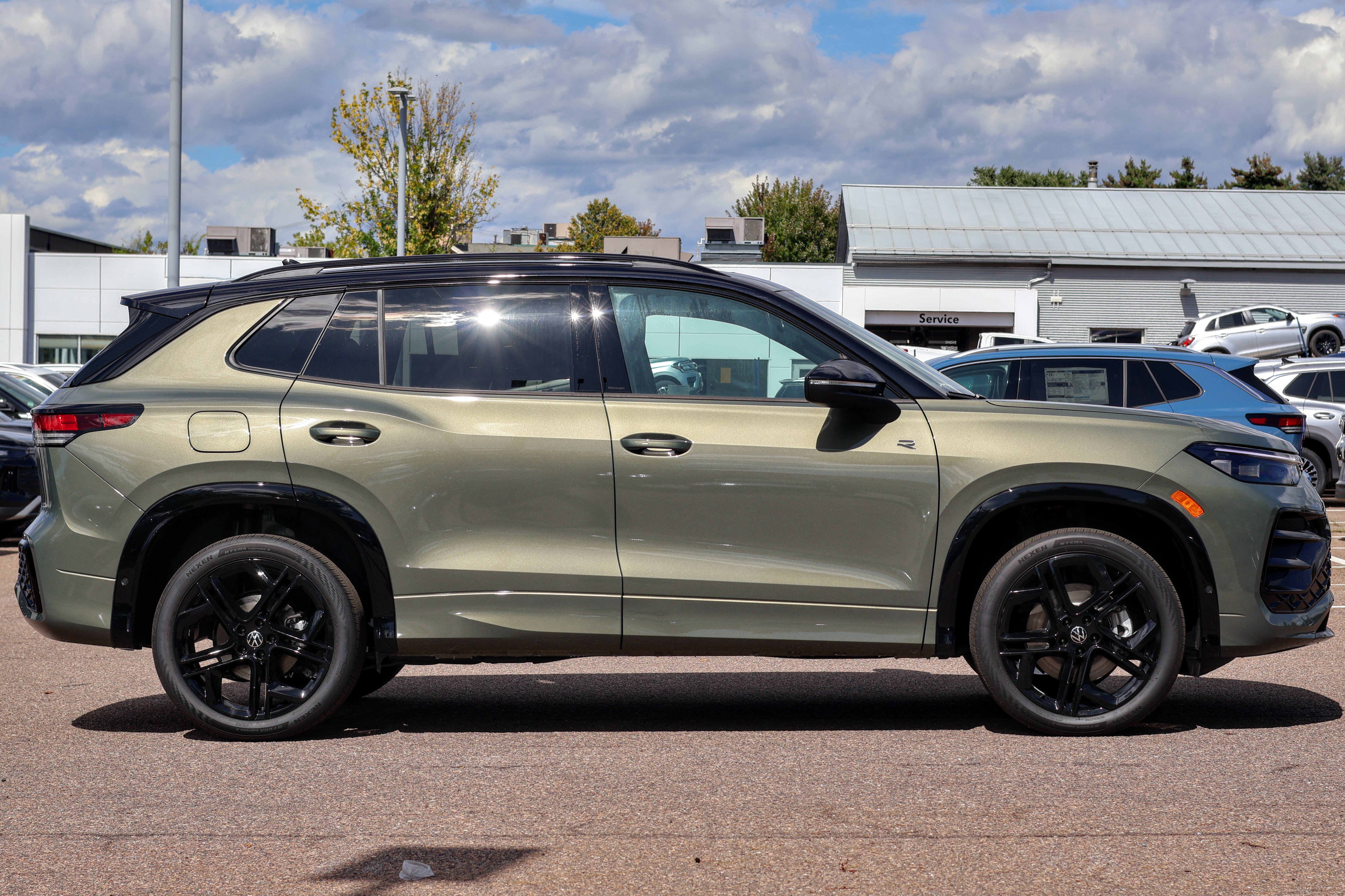 2026 Volkswagen Tiguan SE R-Line Black
