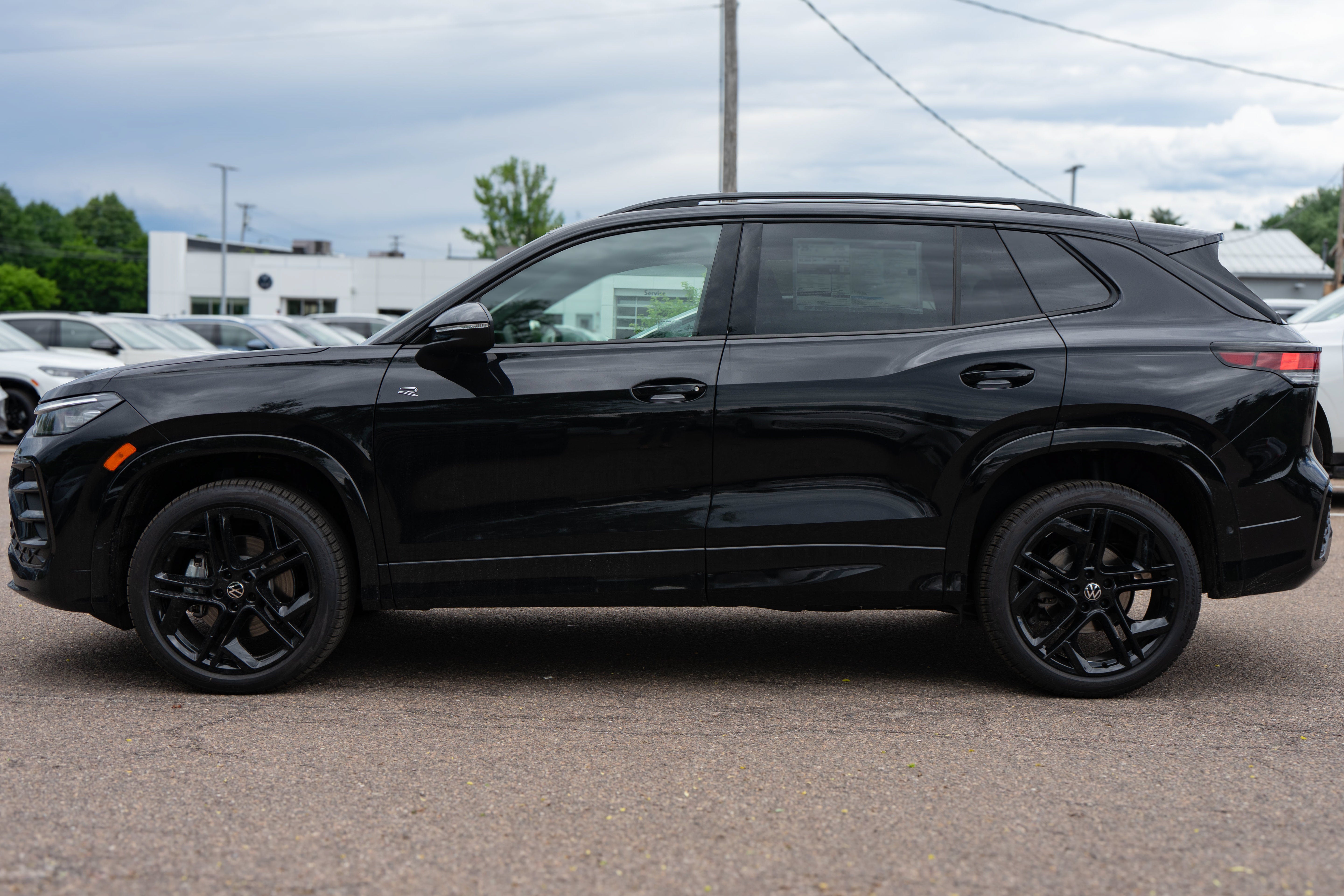 2026 Volkswagen Tiguan SE R-Line Black