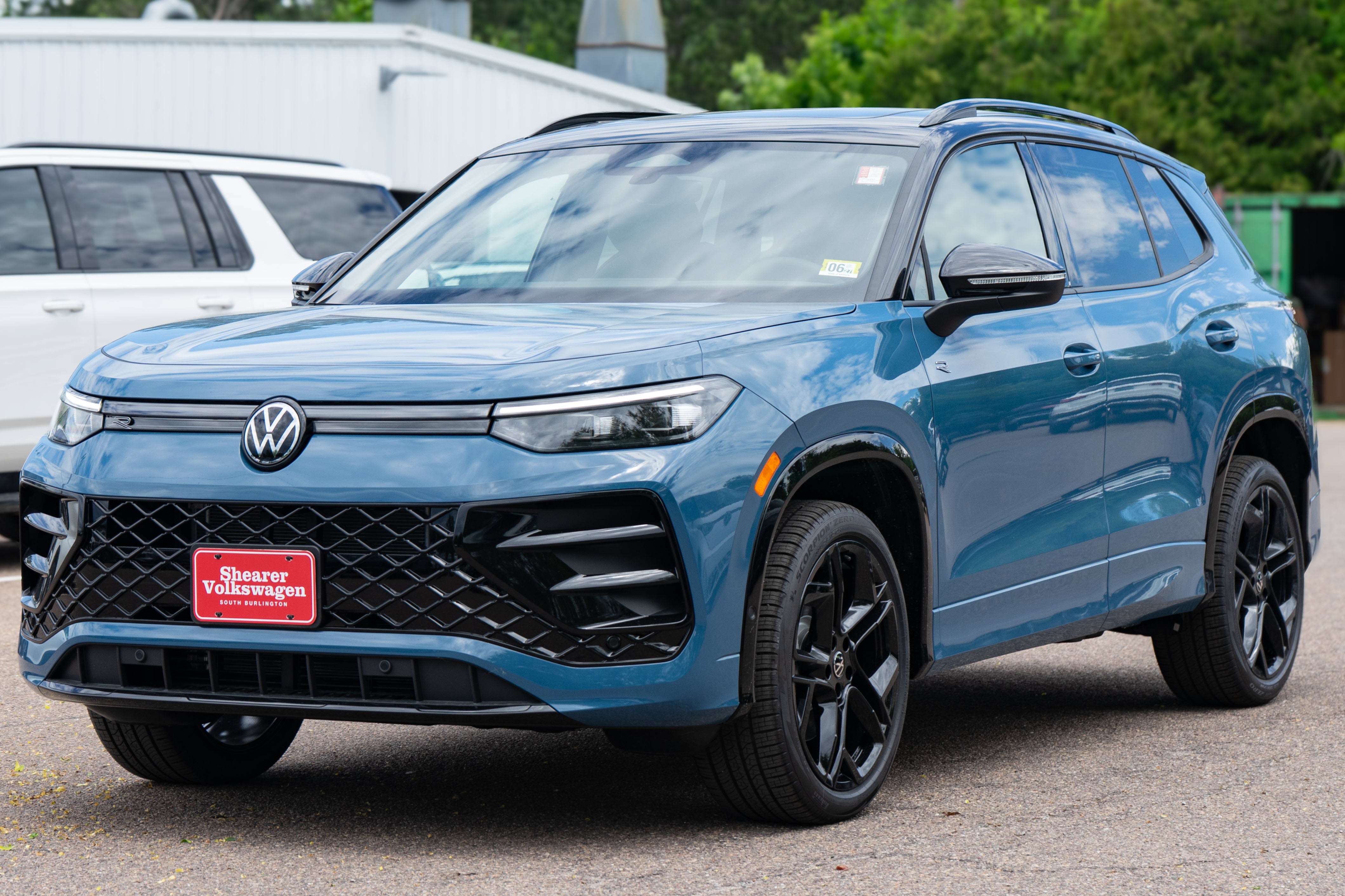 2026 Volkswagen Tiguan SE R-Line Black
