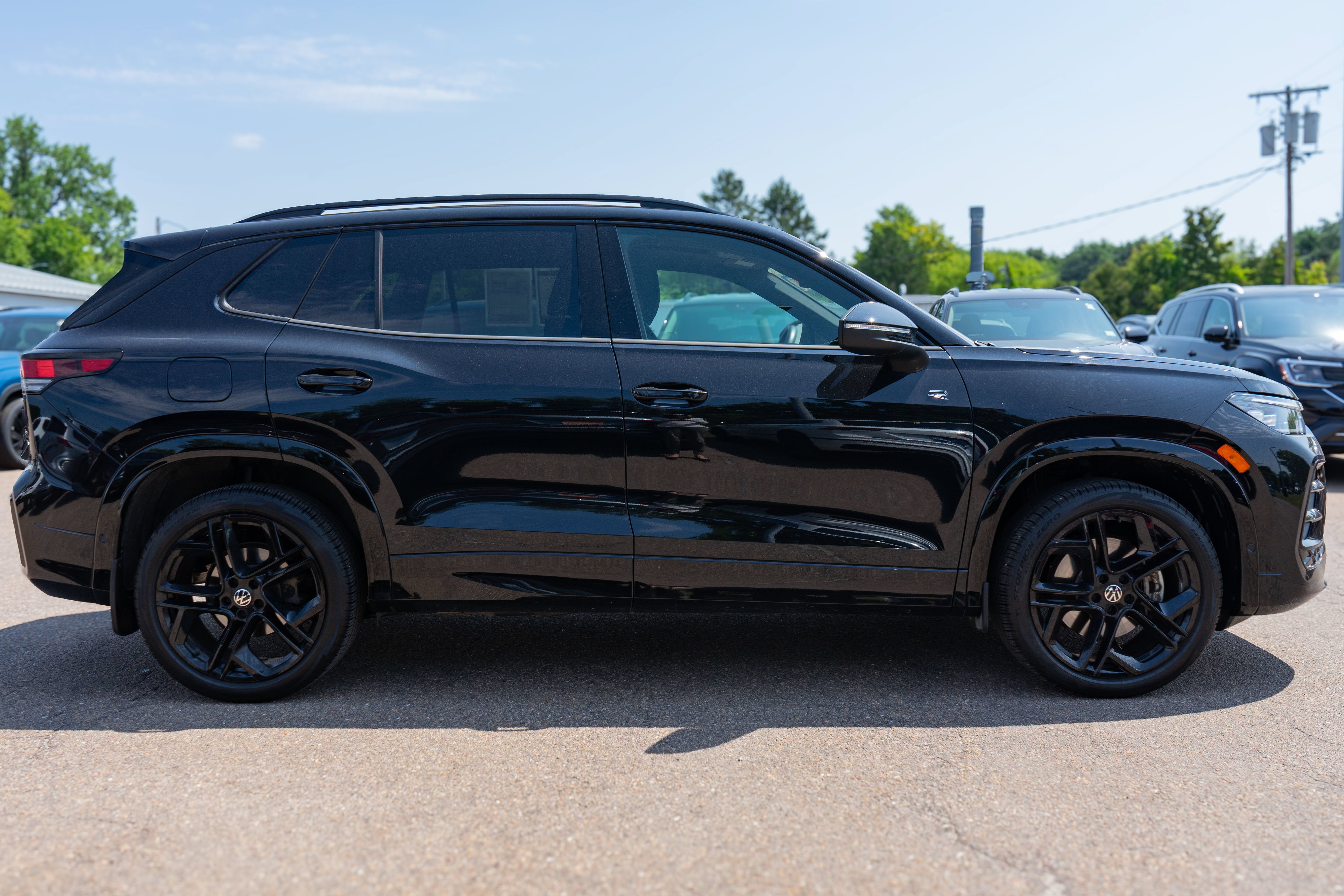 2026 Volkswagen Tiguan SE R-Line Black