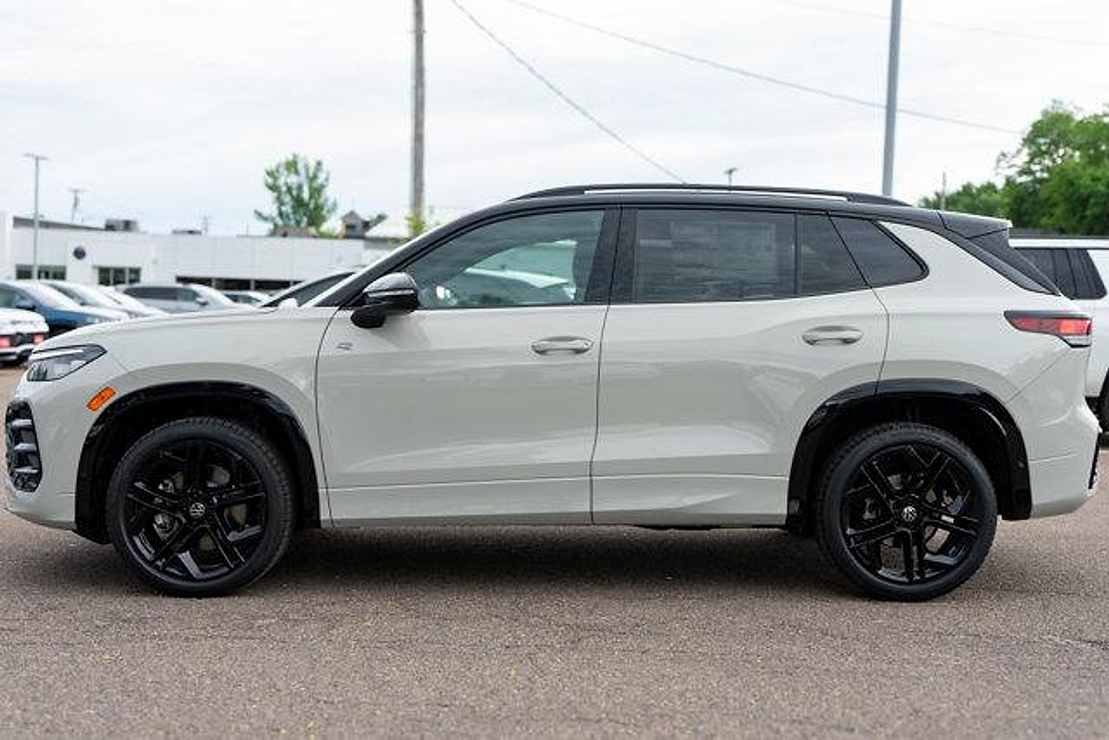 2026 Volkswagen Tiguan SE R-Line Black