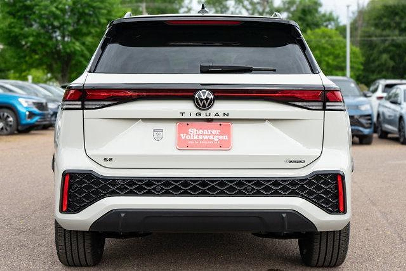 2026 Volkswagen Tiguan SE R-Line Black