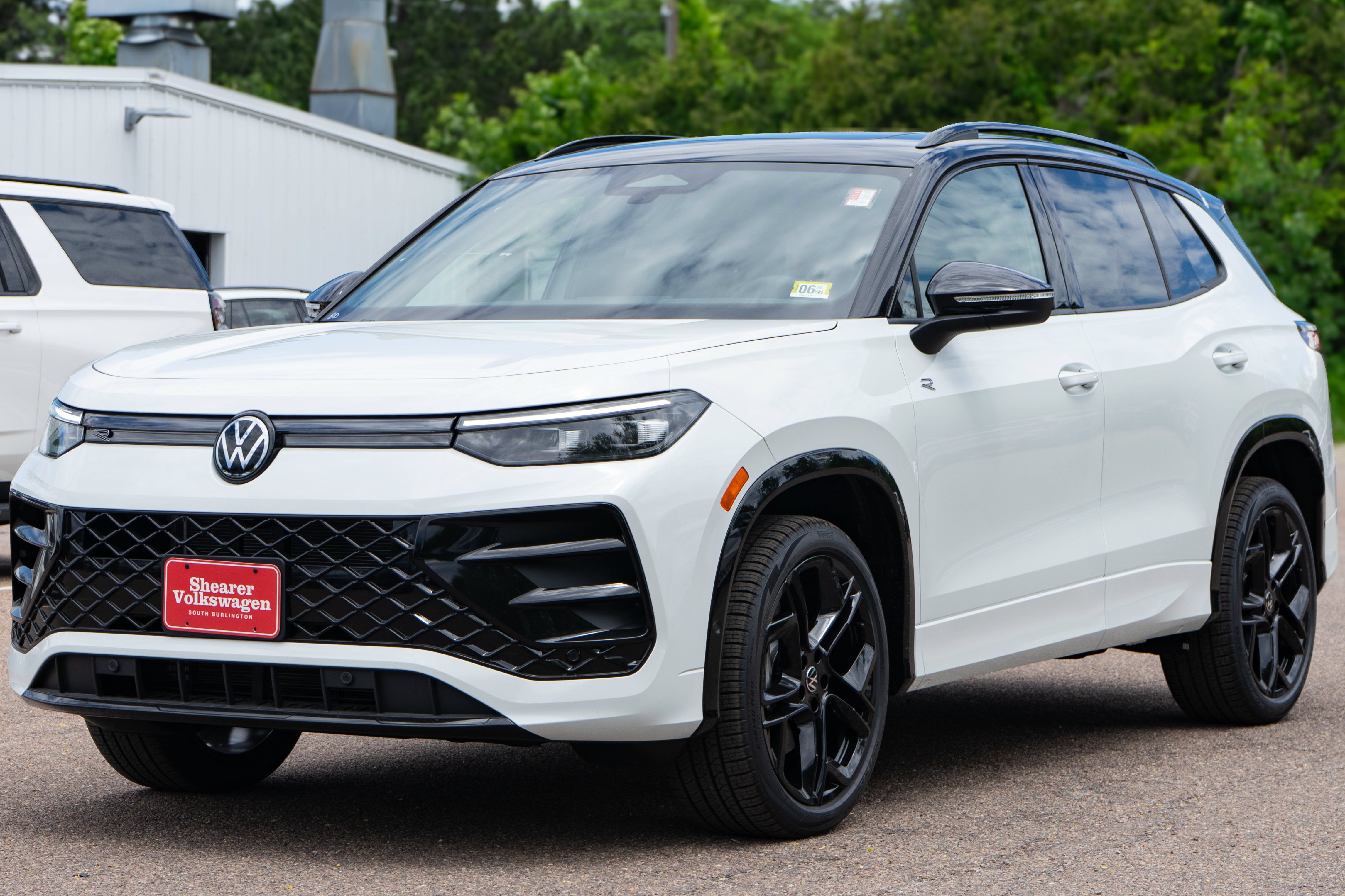 2026 Volkswagen Tiguan SE R-Line Black