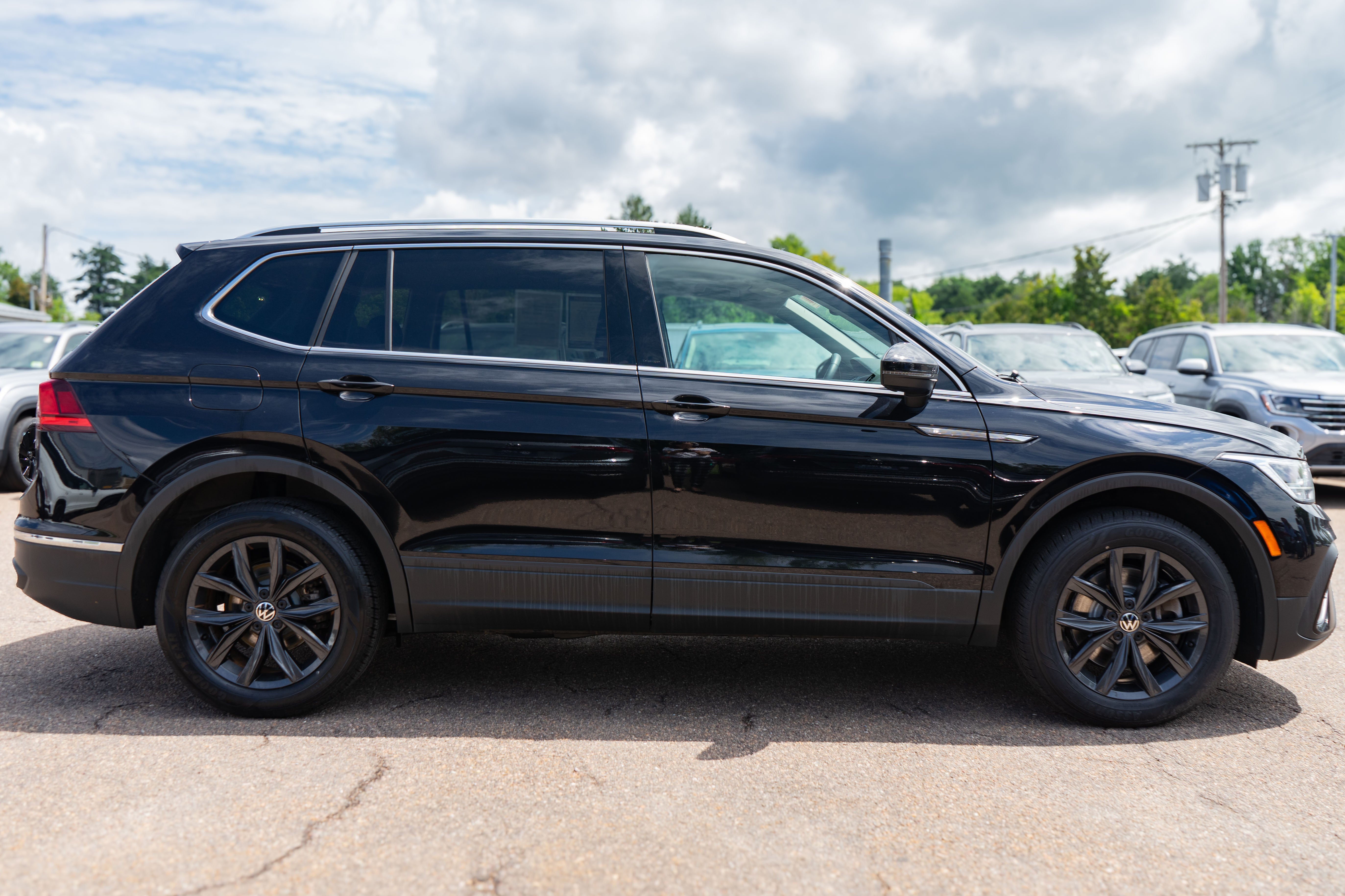 2024 Volkswagen Tiguan 2.0T SE