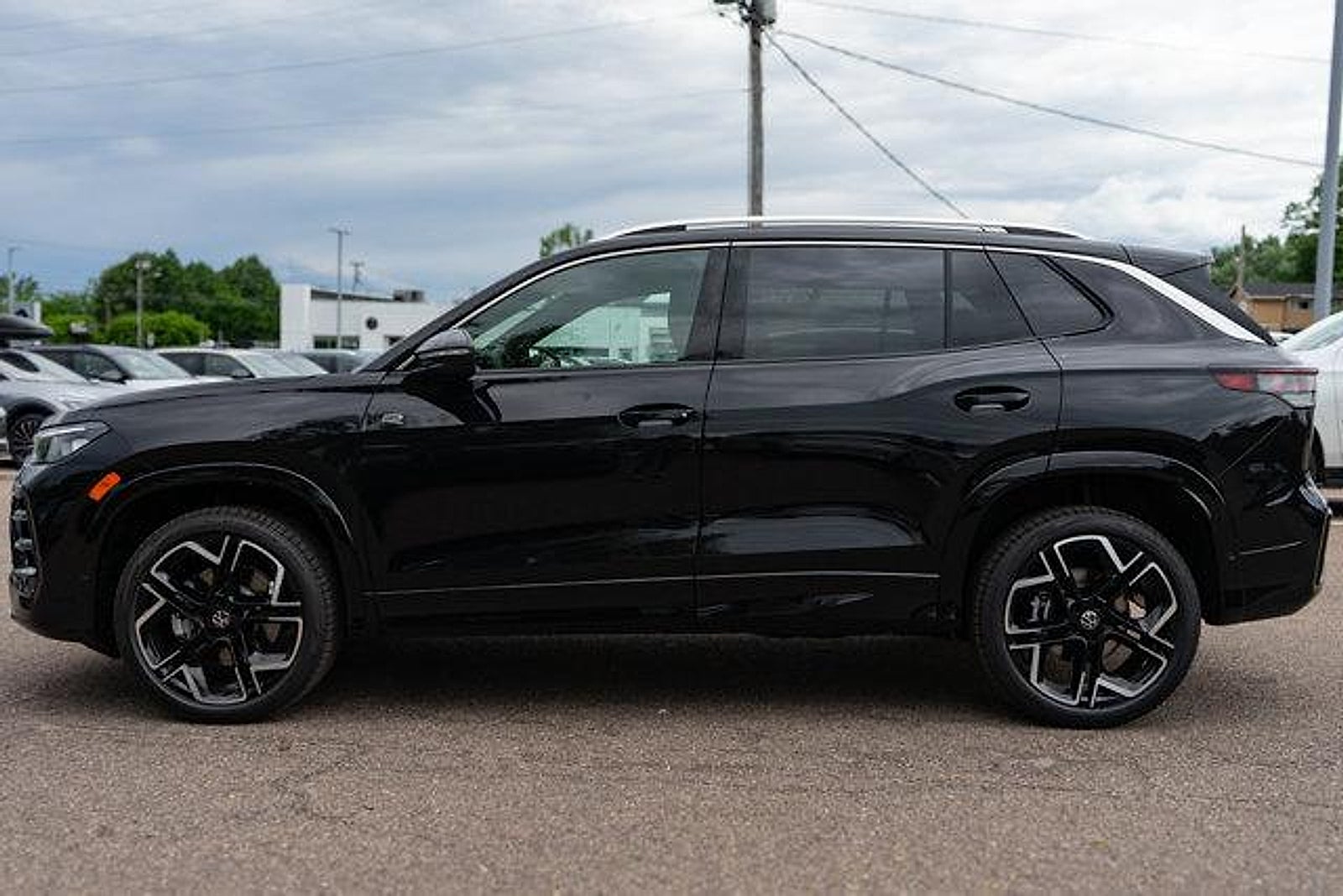 2026 Volkswagen Tiguan SEL R-Line Turbo