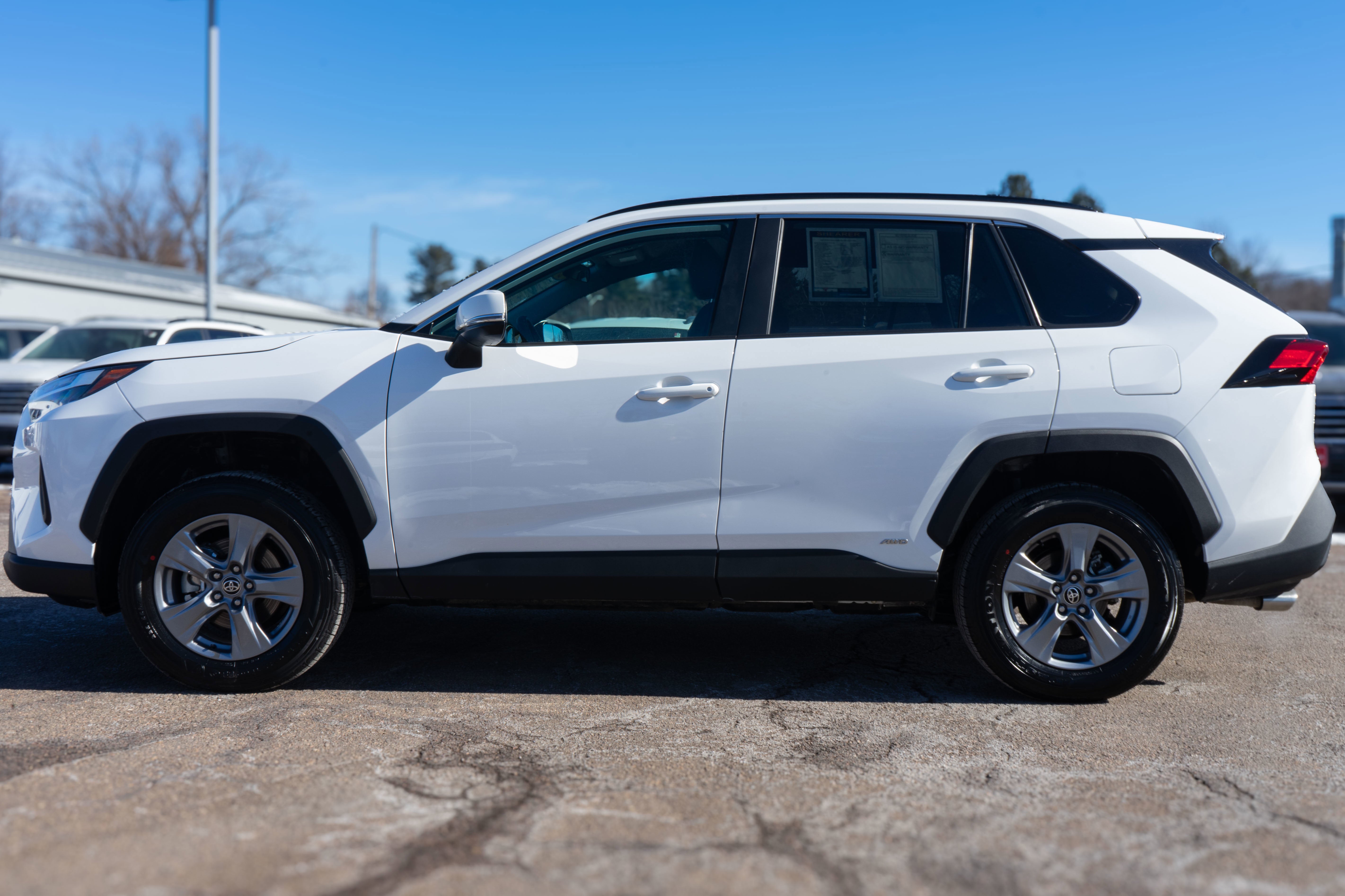 2025 Toyota RAV4 Hybrid XLE