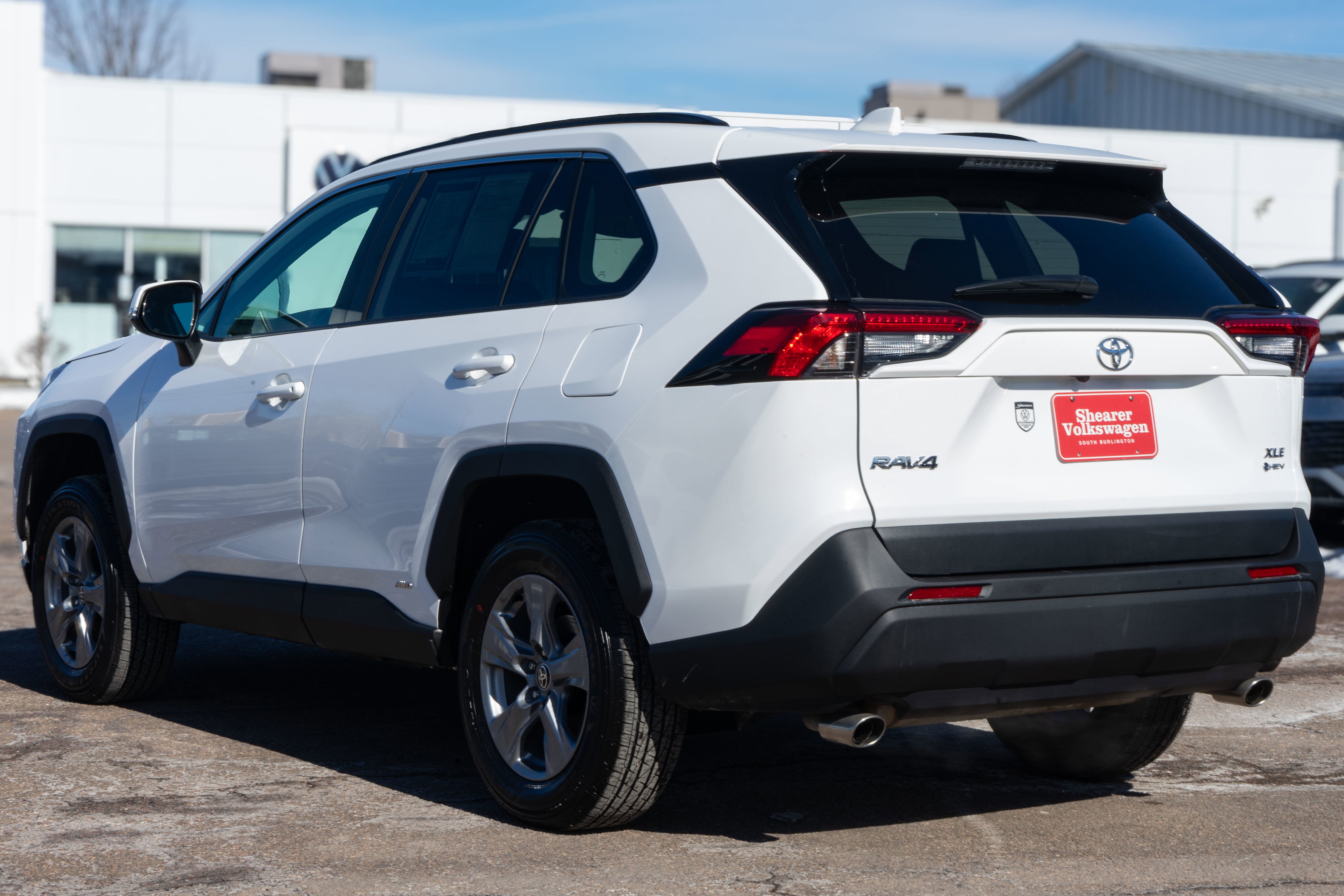 2025 Toyota RAV4 Hybrid XLE